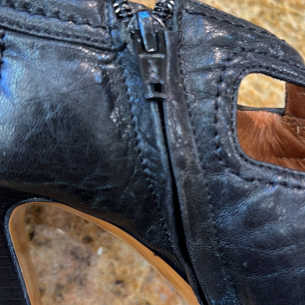 Givenchy Beautiful Barely Worn Open Toe Heels! - image 7